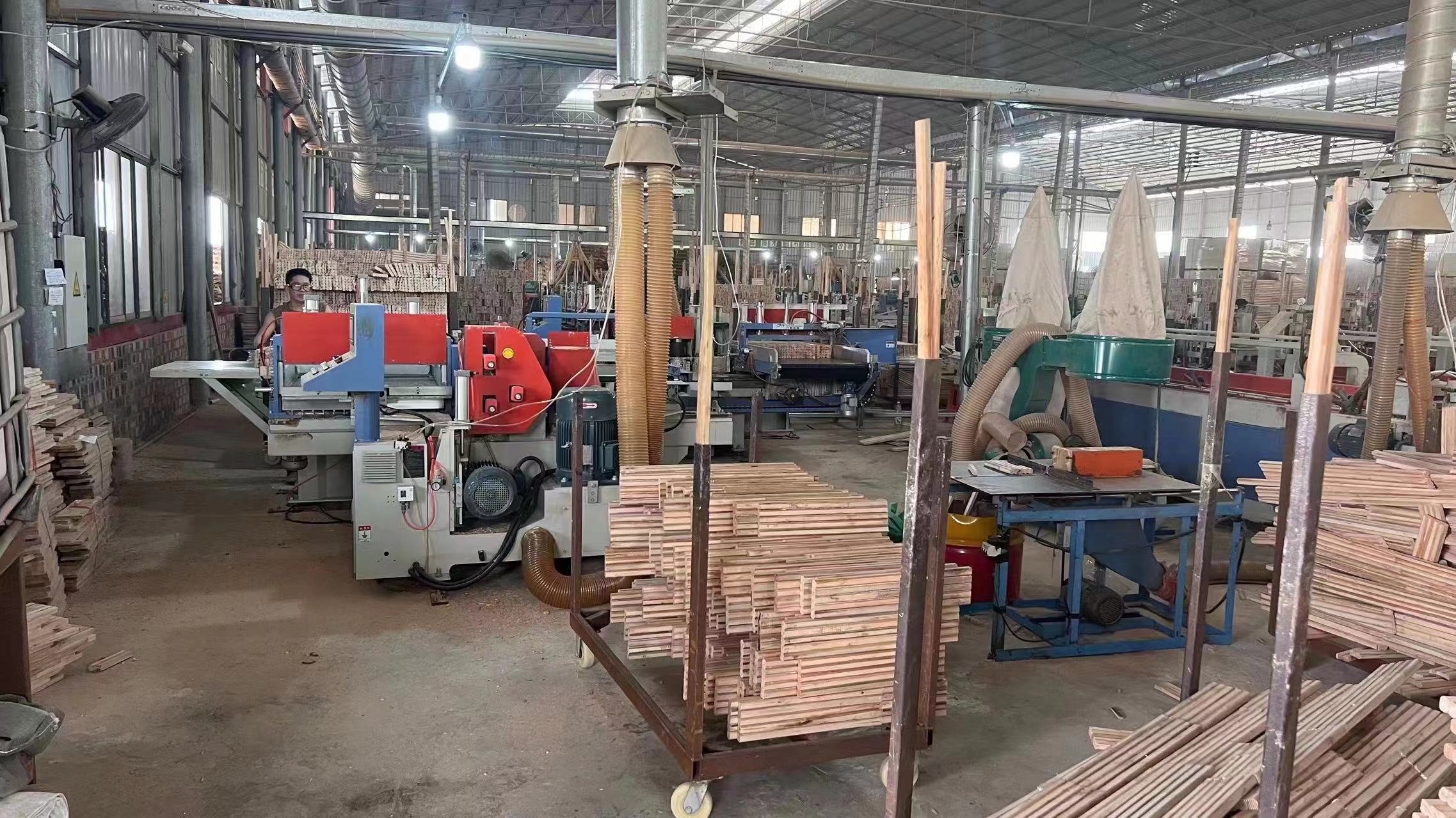 合木木业奥德恩油栎木实木板材生产基地实拍，稳定供货有保障，工厂直供，全国招商